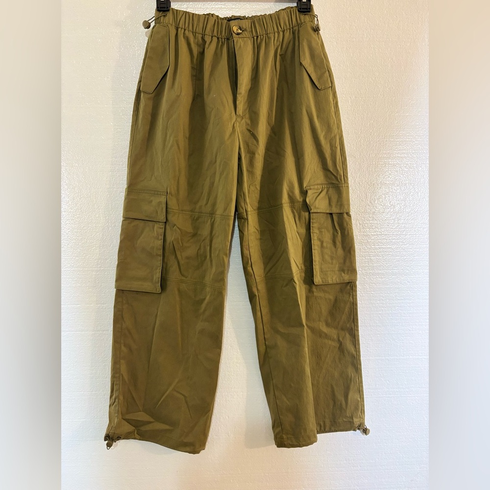NWT Women’s Medium Forever 21 Ankle Jogger Olive